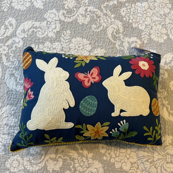 NWT Spring Gatherings Embroidered Pillow - Picture 4 of 13